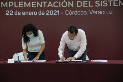 on la firma de convenio entre los gobiernos federal y estatal, así como los poderes Legislativo y Judicial, inicia en Veracruz la segunda etapa de implementación de la Reforma Laboral que, en palabras del gobernador Cuitláhuac García Jiménez, incidirá tanto en mejores condiciones para los trabajadores como en el fortalecimiento de las empresas. 
