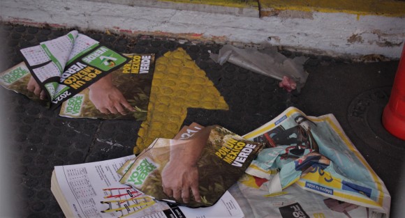 Partido Verde de nombre, porque de ecológico no tiene nada. Aquí de la primera basura electoral inanimada de este año electoral.  