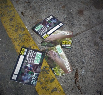 Partido Verde de nombre, porque de ecológico no tiene nada. Aquí de la primera basura electoral inanimada de este año electoral.  