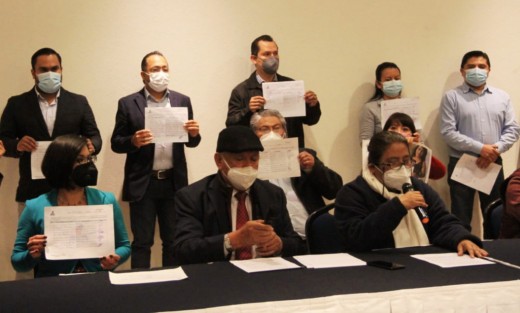 Un grupo de pansitas acompañados por el diputado Omar Miranda, juntaron firmas para demandar a la dirigencia del partido que haya coalición con PRI y PRD en la elección por el Ayuntamiento de Xalapa, ya que  el PAN nunca ha ganado solo la Alcaldía de la Capital. El diputado Omar Miranda negó que la petición sea de su autoría. 