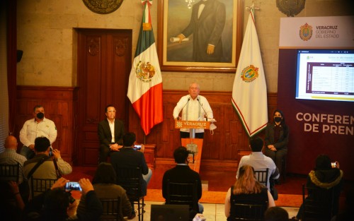 El secretario ejecutivo del Sistema Nacional de Seguridad, Leonel Cota, destacó que Veracruz ha avanzado de manera significativa en la reducción de indicadores de delitos, particularmente en secuestros, que entre 2019 y 2020 bajaron 59.6% presentes el gobernador Cuitláhuac García, la fiscal general Verónica Guiadans, el secretario de seguridad  públicaHugo Gutiérrez.