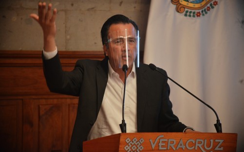 El gobernador Cuitláhuac García Jiménez anunció la iniciativa de Ley para la Prevención y Atención de la Violencia Familiar, consistente en un Sistema de Alerta Temprana (único en el país) encaminado a la identificación de situaciones de riesgo en el hogar y que las instancias correspondientes implementen la atención, prevención y asistencia necesarias.

