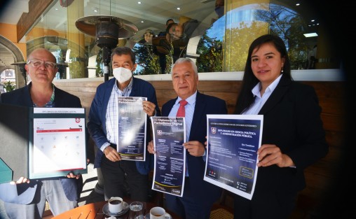  Elias Galicia Bravo, Rector de la Universidad Centro Latinoamericano de Estudios Superiores (CLAES) en compañía de la Asociación de Periodistas Unidos del Estado de Veracruz ( APUEV ) que preside Neftalí Urbina y el Colectivo Xalaperiodismo que coordina Rubén Morales Aburto anunciatlron el diplomado en Periodismo Digital, dirigido a reporteras y reporteros interesados en crecer en materia de conocimientos periodísticos actuales.  