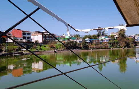 A casi un año de la pandemia y que lugares como Los Lagos de Xalapa dejaran de ser visitados por la población, muchas de sus instalaciones ya lucen descuidadas por los responsables de estos lugares. 