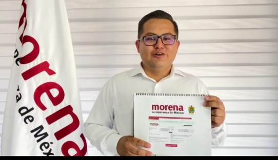 E día de hoy  el joven político Luis Ronaldo Zárate Díaz, originario del municipio de Tlalnelhuayocan se registró como aspirante a precandidato de Morena para contender por la diputación local en el Distrito 12 Electoral, con cabecera en Coatepec, Veracruz. 