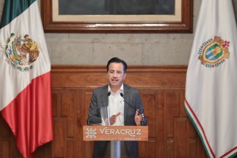 De igual manera informó que por segunda ocasión entrará en vigor el Programa Emergente de Apoyo Directo, con 56 millones 083 mil a favor de taxistas y prestadores de servicios. 