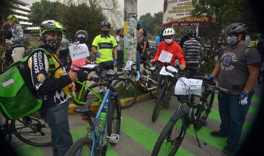 Con el Hashtag #LaciclovíaVa, un grupo de ciclistas encabezados por Physis Ciclovida AC Xalapa lanzaron una convocatoria en redes sociales para hacer presencia y demostrar que son muchas las personas que usan la bicicleta como medio de transporte.  