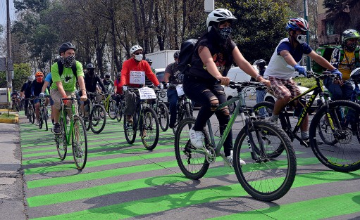 Con el Hashtag #LaciclovíaVa, un grupo de ciclistas encabezados por Physis Ciclovida AC Xalapa lanzaron una convocatoria en redes sociales para hacer presencia y demostrar que son muchas las personas que usan la bicicleta como medio de transporte.  