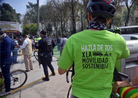 Con el Hashtag #LaciclovíaVa, un grupo de ciclistas encabezados por Physis Ciclovida AC Xalapa lanzaron una convocatoria en redes sociales para hacer presencia y demostrar que son muchas las personas que usan la bicicleta como medio de transporte.  
