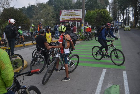 Con el Hashtag #LaciclovíaVa, un grupo de ciclistas encabezados por Physis Ciclovida AC Xalapa lanzaron una convocatoria en redes sociales para hacer presencia y demostrar que son muchas las personas que usan la bicicleta como medio de transporte.  