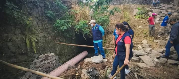 Con un rezago de más de 60 años sin ser realizada ninguna obra para resolver la situación, la administración municipal Hablemos Con Hechos, inició los trabajos de construcción de Canal para Drenaje Sanitario, lo que pondrá fin al problema sanitario de aguas residuales a cielo abierto.