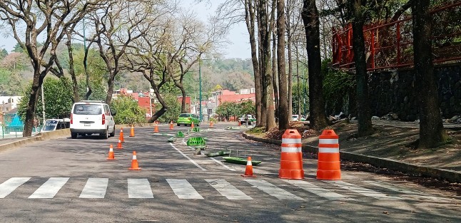 Al decir de conocedores, esto a unos días de ser inaugurada dicha obra,  deja constancia que tal vez nunca hubo un proyecto que consultara los pro y contras de dicho proyecto. 
