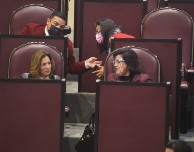 COmo era de esperarse, algunos diputados no asistieron y los que se presentaron se la pasaron platicando y no poniendo atención en este tema tan importante de procuración de justicia.
