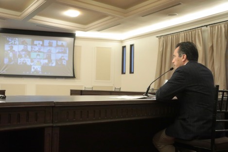 el Consejo Estatal de Salud (COESA) tuvo esta semana la primera sesión extraordinaria, encabezada por el gobernador Cuitláhuac García Jiménez; ahí fueron presentados el Panorama Epidemiológico y el Plan de Trabajo 2021.