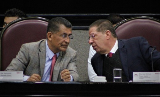 Diputados locales durante las comparecencias sin seguir los protocolos sanitarios por la pandemia, así los costosos representantes populares. 
