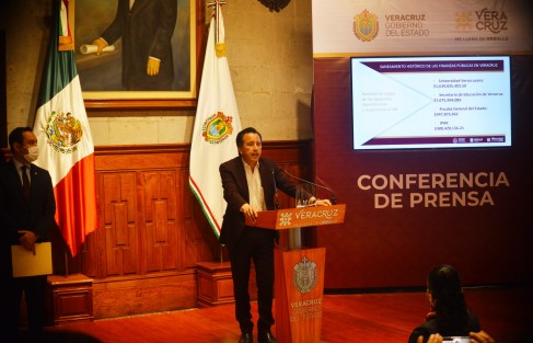 El mandatario estatal Cuitláhuac García informó que se pagarán adeudos millonarios que la UV, SEV, Fiscalía e IPAX mantienen con el SAT; dijo que en total se pagarán alrededor de 11 mil millones de pesos..