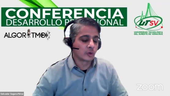 El Ingeniero xalapeño Salvador Segura Pérez, Director de programas de Negocios de Microsoft  Washington, compartió con estudiantes su experiencia como parte de la empresa mundial.

