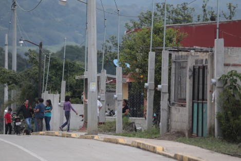 Mediante los programas Mejoramiento de Vivienda e Infraestructura Social Básica las acciones consistieron en la instalación de 13 postes y 70 tomas del servicio de energía eléctrica en igual número de casas. 