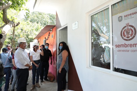 Mediante los programas Mejoramiento de Vivienda e Infraestructura Social Básica las acciones consistieron en la instalación de 13 postes y 70 tomas del servicio de energía eléctrica en igual número de casas. 