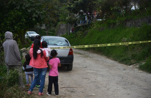 Como suele suceder en estos casos, los curiosos no miden las posibles consecuencias, exponiéndose y exponiendo a menores.  