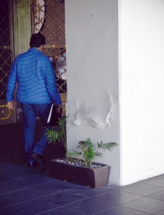 Así lucen algunas paredes del palacio de gobierno,  al parecer los materiales empleados cuando lo pintaron el año pasado no son de buena calidad.