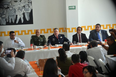 Previo evento de diplomado el secretario de seguridad pública Hugo Gutiérrez ofreció un desayuno a los medios que asistieron a el evento.