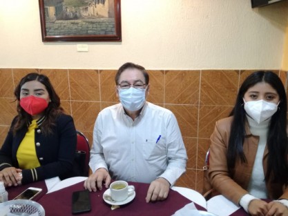 El Dirigente Estatal del  Partido del Trabajo (PT), Vicente Aguilar Aguilar, reiteró su apoyo a los gobiernos estatal y federal, y minimizó las críticas que partidos de oposición han realizado a ambas administraciones. 