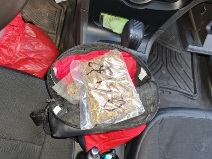Tras una llamada de auxilio  se logró la detención de tres sujetos dedicados al narcomenudeo y extorsión, quienes se hacían pasar por integrantes de una célula delincuencial al mando del supuesto comandante Toro, que operaban en Tlapacoyan y municipios de la región.