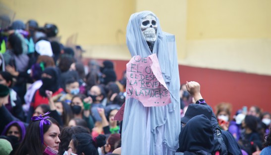 Mujeres demandaron en Xalapa, un alto a la violencia.