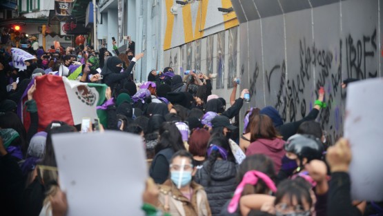 Mujeres demandaron en Xalapa, un alto a la violencia.