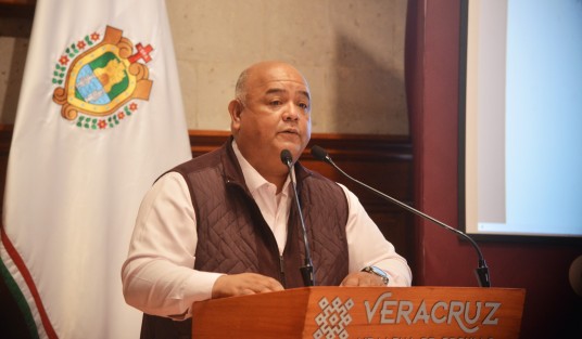 El secretario de Gobierno, Eric Cisneros Patrocinio,  lanzó un llamado para evitar que el crimen se filtre en las elecciones; pidió a los partidos comprometerse para que la vida de todos los candidatos <em>se defienda desde la honorabilidad</em>. 