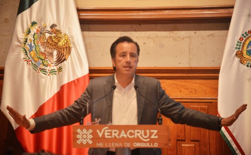 García Jiménez explicó que en noviembre se llegaron a tener menos de 200 casos activos, y actualmente se registran 572, por lo que lanzó un llamado a la población a no salir esta Semana Santa y mantener las medidas de sana distancia.  