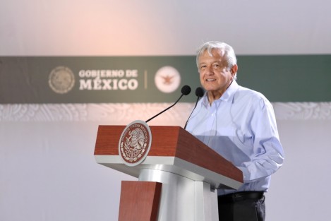 Estamos inaugurando una etapa diferente, llevando a cabo la Cuarta Transformación y sentando las bases para la construcción de una Patria nueva; además de dejar en claro que no se toleran ya la corrupción, el dispendio y la impunidad, expresó el mandatario nacional.
