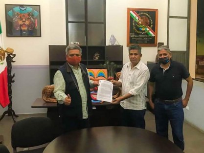 La noche del jueves 18 de marzo, el alcalde de Teocelo, Mario Antonio Chama Díaz; sostuvo reunión de trabajo donde se dio a conocer la autorización de la subdivisión del predio El Recreo en la Cabecera Municipal, propiedad del C. José Alfonso Anell Flores. 