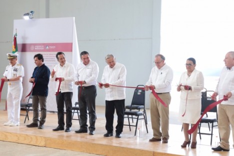 Con la presencia del presidente de la República Andrés Manuel López Obrador, el Gobernador Cuitláhuac García inauguró las obras de ampliación del Puerto de Coatzacoalcos. 