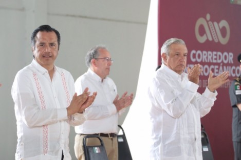 Con la presencia del presidente de la República Andrés Manuel López Obrador, el Gobernador Cuitláhuac García inauguró las obras de ampliación del Puerto de Coatzacoalcos. 