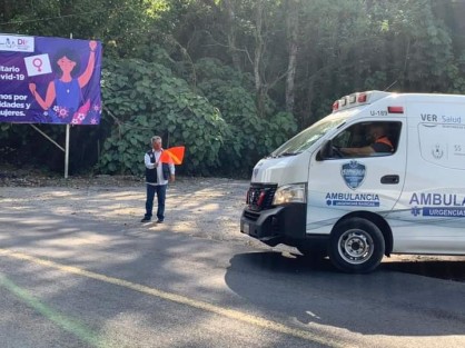 El alcalde Mario Chama Díaz y el Inspector de Policía Municipal,  Serafín Batiza Avelar, dieron el banderazo de inicio para los Operativos Itinerantes por parte de Policía Municipal y Protección Civil Teocelo; dichos operativos se llevarán a cabo en Cabecera Municipal y se extenderán a  todas las comunidades como medida de seguridad y prevención del delito.