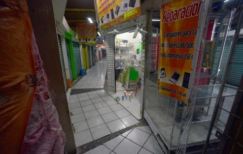 Hipólito Rodríguez Herrero, alcalde de Xalapa, señaló que existen conflictos entre líderes de plaza Clavijero, lo que provoca hehos de violencia. La noche del sábado un hombre fue ejecutado en ese sitio. Aunque las autoridades colocaron cámara, los mismos locatarios las desactivaron, dijo. 