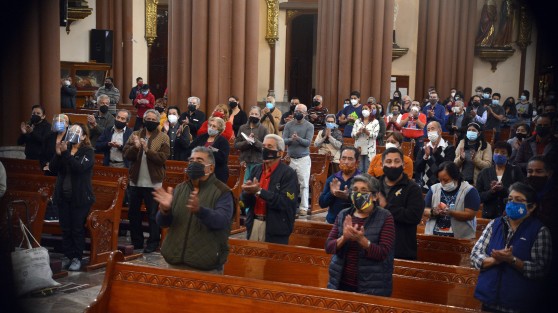 Se invitó a los feligreses a informarse de los horarios para las celebraciones de la Semana Santa, en las cuales se seguirán la medidas sanitarias indicadas por las autoridades de Salud. 