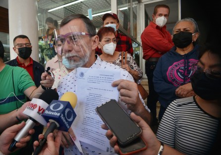 Informó que fue aceptado un amparo contra las modificaciones al Código Financiero y Código de Derechos que otorgan a la Secretaría de Finanzas (SEFIPLAN) el control del cobro por verificaciones vehiculares.  