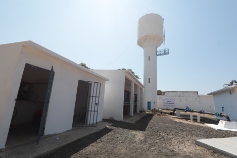 En gira por la región Papaloapan, el gobernador Cuitláhuac García Jiménez encabezó la entrega de programas sociales del DIF Estatal, donde destacó la colaboración de los tres órdenes de gobierno y de quienes están al frente del organismo. 