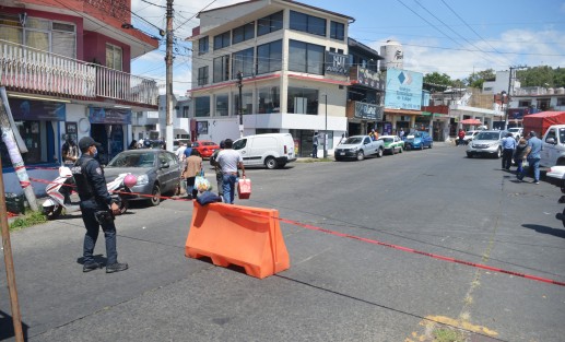 A pesar de los filtros colocados por Autoridades municipales, las pescaderías lucen llenas, pero a decir de los vendedores, la venta ha disminuido a diferencia de otros años. las calles aledañas a este lugar permanecerán cerradas hasta el sábado de gloria.