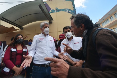 Rafael Hernández Villalpando cerró su acto recorriendo calles del Barrio de Xallitic, invitando a sumarse al Movimiento de Regeneración Nacional para acabar con el saqueo de los recursos del país y hacer llegar los beneficios de la riqueza nacional a quienes históricamente han sido los marginados.