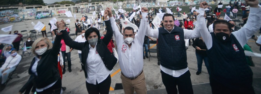 Arrancan candidatos del Partido Redes Sociales Progresistas, campaña de proselitismo para contender en las próximas elecciones para diputados. La Comisionada Regional, Elizabeth Morales  exhortó a Hexahelt Reyes Landa a luchar  contra la corrupción  en el Municipio de Xalapa.
