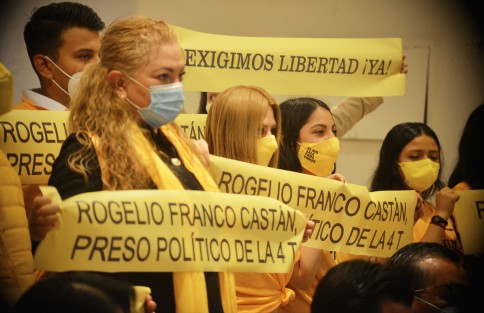 Perredistas encabezados por el Secretario de Planeación Estratégica y Organización Interna del partido anunciaron una <em>Jornada Nacional por la libertad de Rogelio Franco Castán, preso político del Gobierno de Veracruz</em>, misma que continuará durante los siguientes tres días, con movilizaciones en todo el país.   