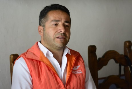  Castillo López  es originario de  Alto Lucero, Ver., contador público por la Universidad Veracruzana.  En Xalapa rural nos toca 19 secciones electorales y 84 casillas, <em>aquí está Miguel Castillo; caminará casa por casa para llevar propuestas positivas, soy un hombre de palabra</em>. 