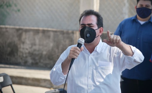 El candidato a la diputación federal por el Distrito 09, por la alianza PRI - PAN - PRD, Pepe Yunes Zorrilla, se reunió con vecinos de la Calle Coral, de la localidad  La Haciendita, perteneciente al municipio de Banderilla. Durante su discurso el candidato se comprometió a gestionar recursos para este lugar.