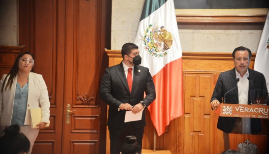 El gobernador Cuitláhuac García, acompañado de autoridades de la SEV dijo que ya tiene un plan para el eventual regreso a clases presenciales,  pero se aplicará hasta que las autoridades federales lo autoricen y que seria escalonado.  
