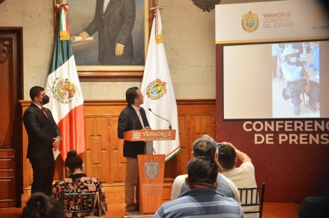 García Jiménez dijo que el Plan de Vacunación contra COVID-19 para adultos mayores continúa en Veracruz este lunes en: Chumatlán, Coxquihui, Coyutla, Gutiérrez Zamora, Juchique de Ferrer, Nautla, Actopan, Tomatlán, Carrillo Puerto, Chocamán, Comapa, La Perla, Los Reyes, Magdalena, Mixtla de Altamirano, Soledad Atzompa, así como Paso de Ovejas, Tlalixcoyan, Playa Vicente, Ángel R. Cabada, Texistepec y Minatitlán. 