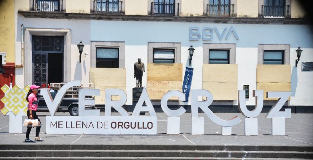 Finalmente sólo quedó en rumores la supuesta  marcha feminista que circuló en las redes sociales, para la cual negocios y el edificio de la SSP se prepararon hasta con vallas metálicas. Ahora sí les falló el sofisticado sistema de inteligencia.